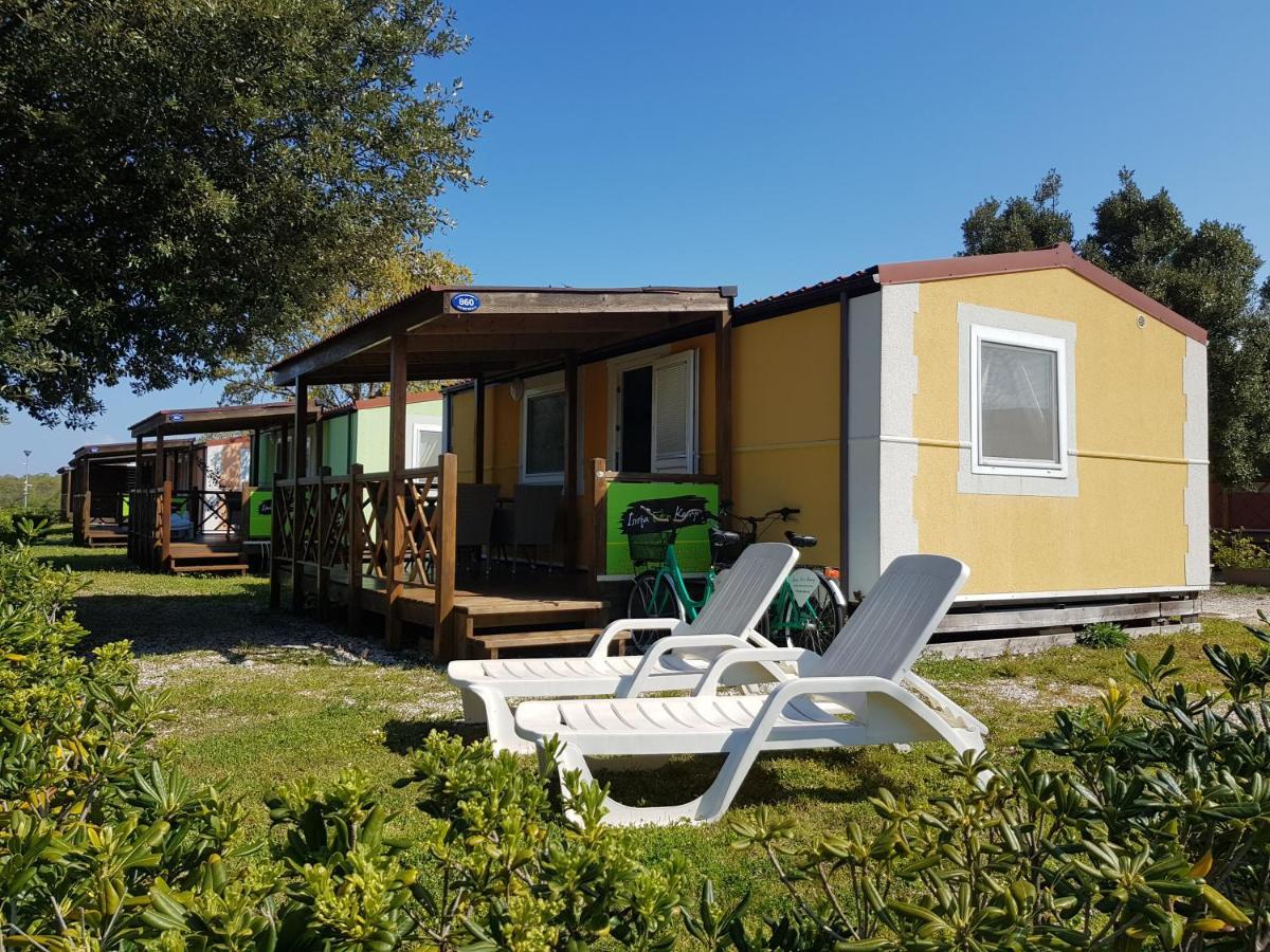 Naturist Mobile Homes Eden In Fkk Ulika Porec Exterior photo