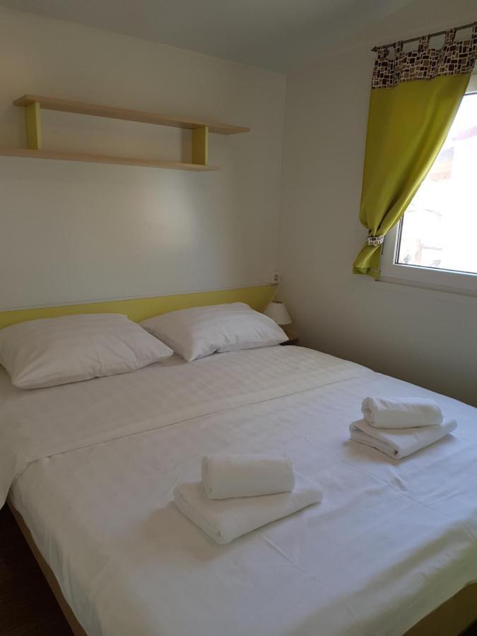 Naturist Mobile Homes Eden In Fkk Ulika Porec Exterior photo