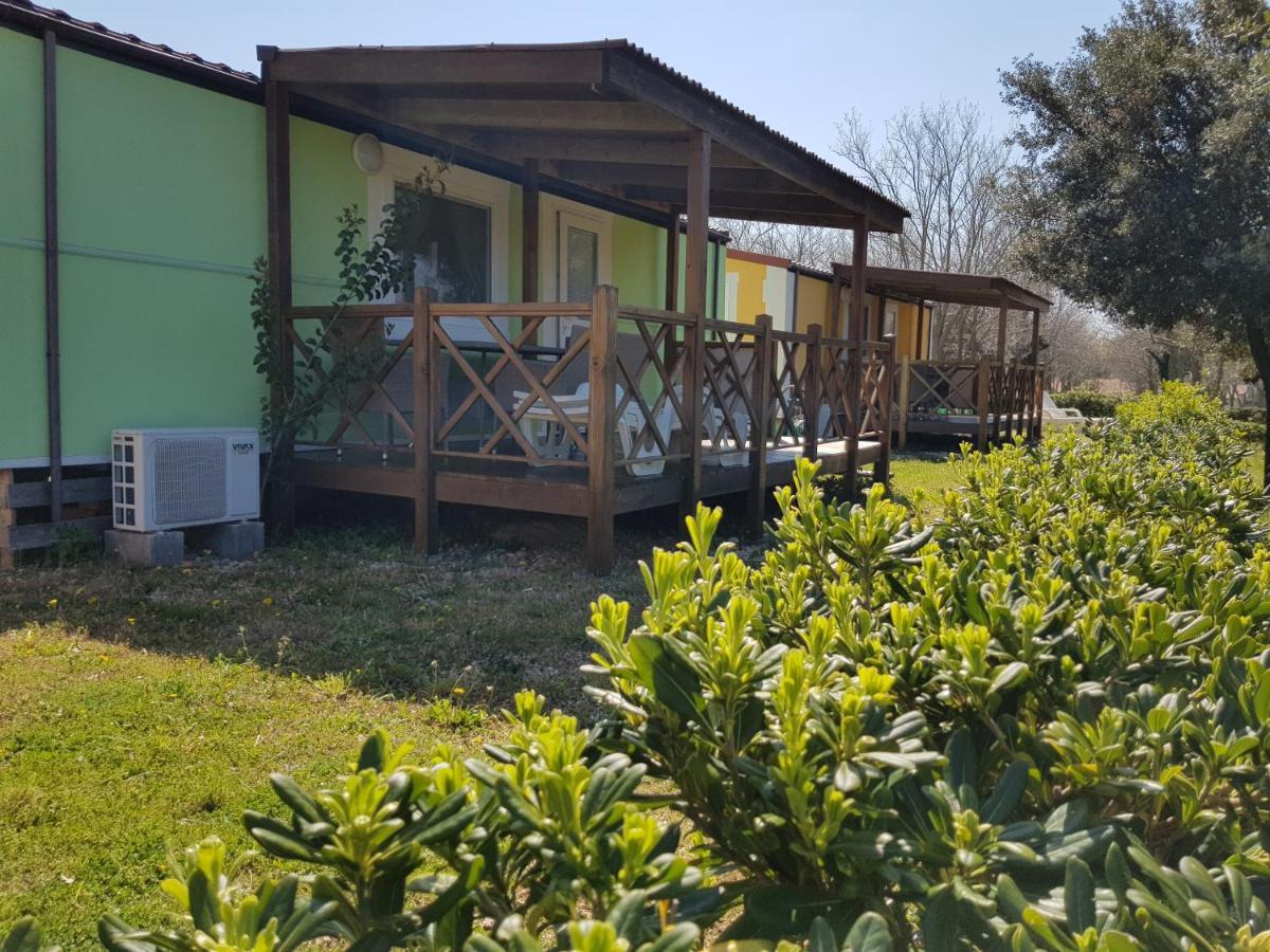 Naturist Mobile Homes Eden In Fkk Ulika Porec Exterior photo