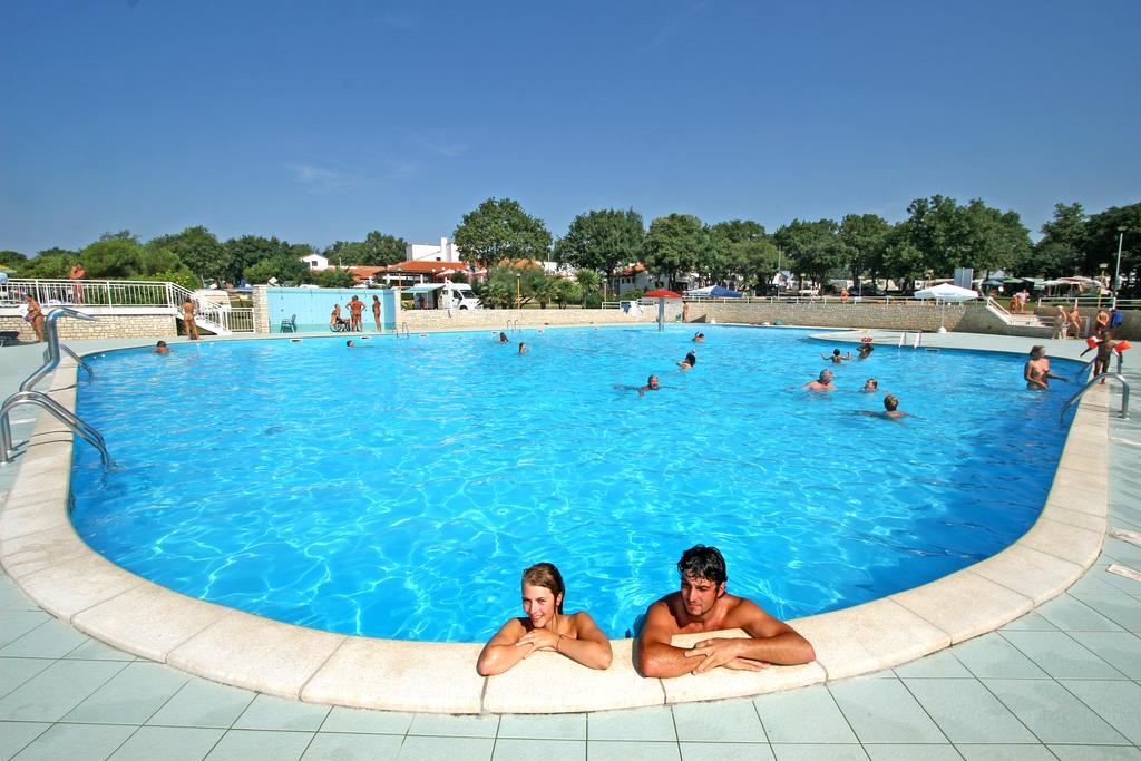 Naturist Mobile Homes Eden In Fkk Ulika Porec Exterior photo