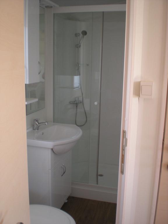 Naturist Mobile Homes Eden In Fkk Ulika Porec Room photo